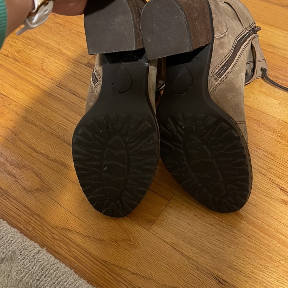 EUC Born Cass Boots - size 8 - Picture 9 of 12